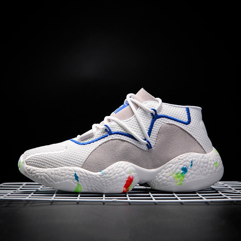 Lightweight men’s sports shoes